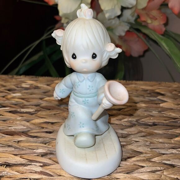 Vintage Precious Moments “Faith Takes the Plunge” 1987 Figurine - Picture 1 of 7